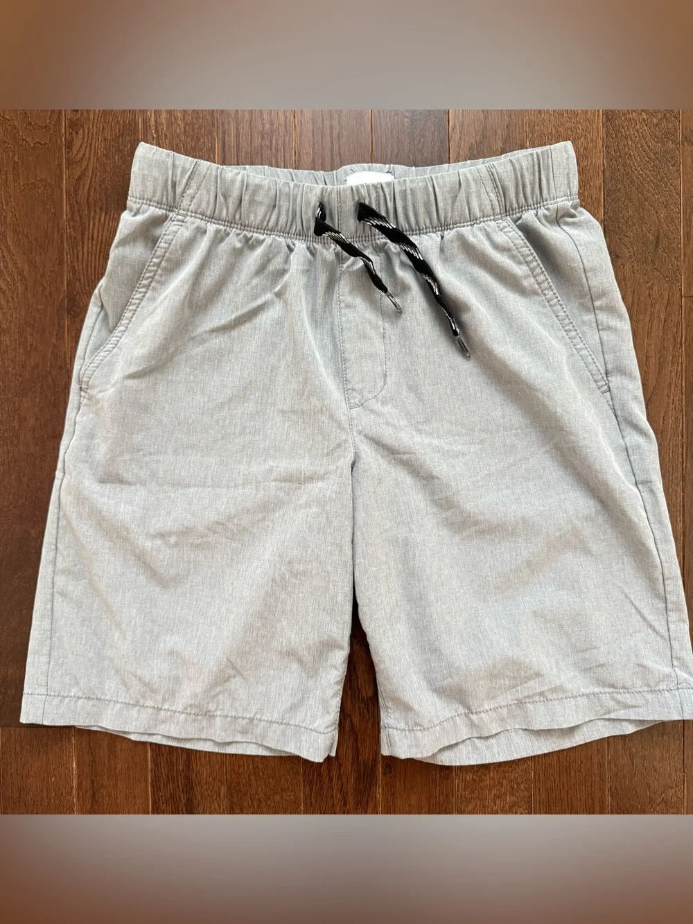 Old Navy Boys Lightweight Gray Shorts Size 14/16 (Fits Like 14)
